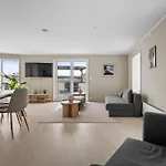 Apartment L Urban - Spacious With Private Terrace *
