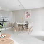 L Urban - Spacious With Private Terrace * ברגן