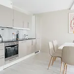 L Urban - Spacious With Private Terrace ברגן