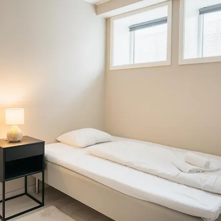 L Urban - Spacious With Private Terrace شقة برغن