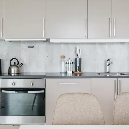 L Urban - Spacious With Private Terrace برغن
