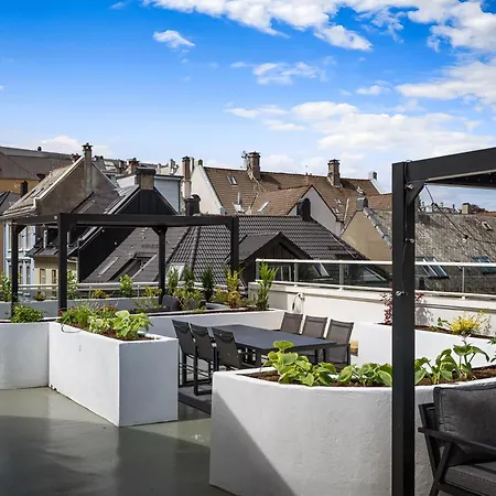 L Urban - Spacious With Private Terrace برغن