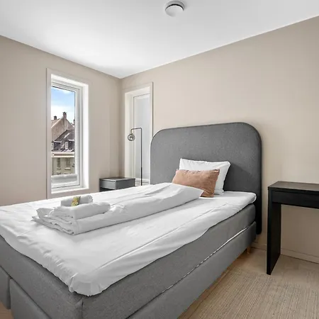 L Urban - Spacious With Private Terrace * برغن