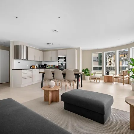 Apartment L Urban - Spacious With Private Terrace