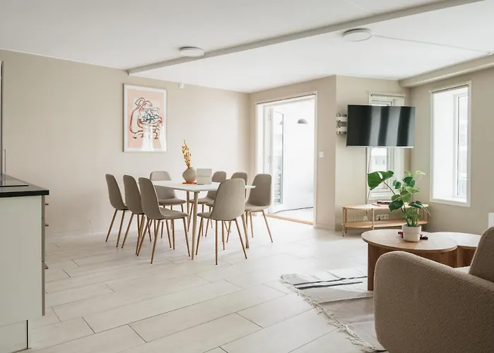 L Urban - Spacious With Private Terrace Apartment *