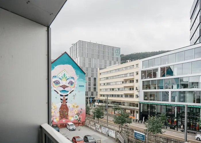 L Urban - Spacious With Private Terrace Apartment *