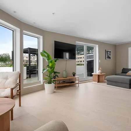 L Urban - Spacious With Private Terrace 卑爾根