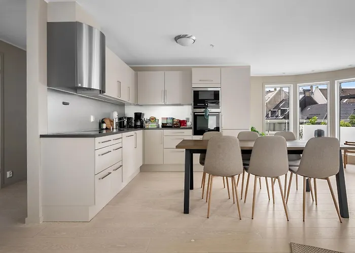 L Urban - Spacious With Private Terrace 公寓 *